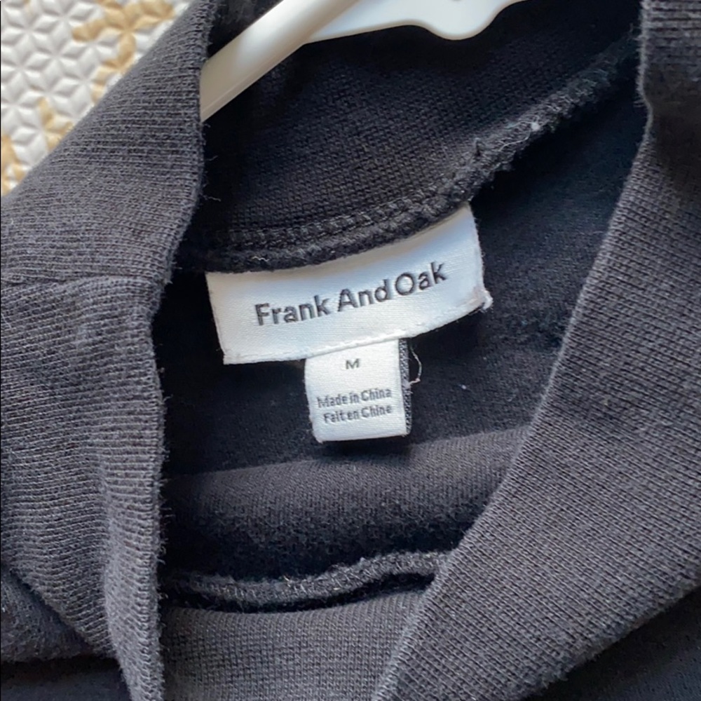 Turtle Neck - Picture 2 of 3